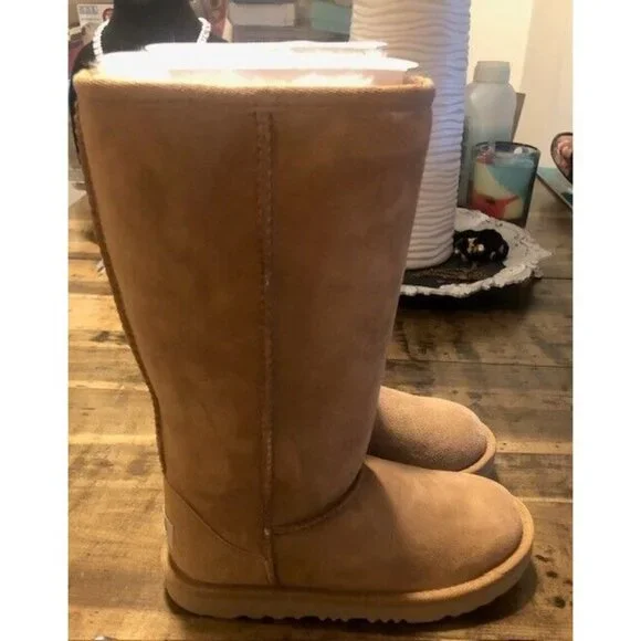 NEW $180 UGG KID'S CHESTNUT CLASSIC TALL BOOTS (YOUTH) US SIZE 13Y - Picture 2 of 8